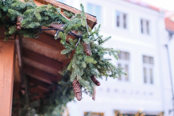 outside christmas decor