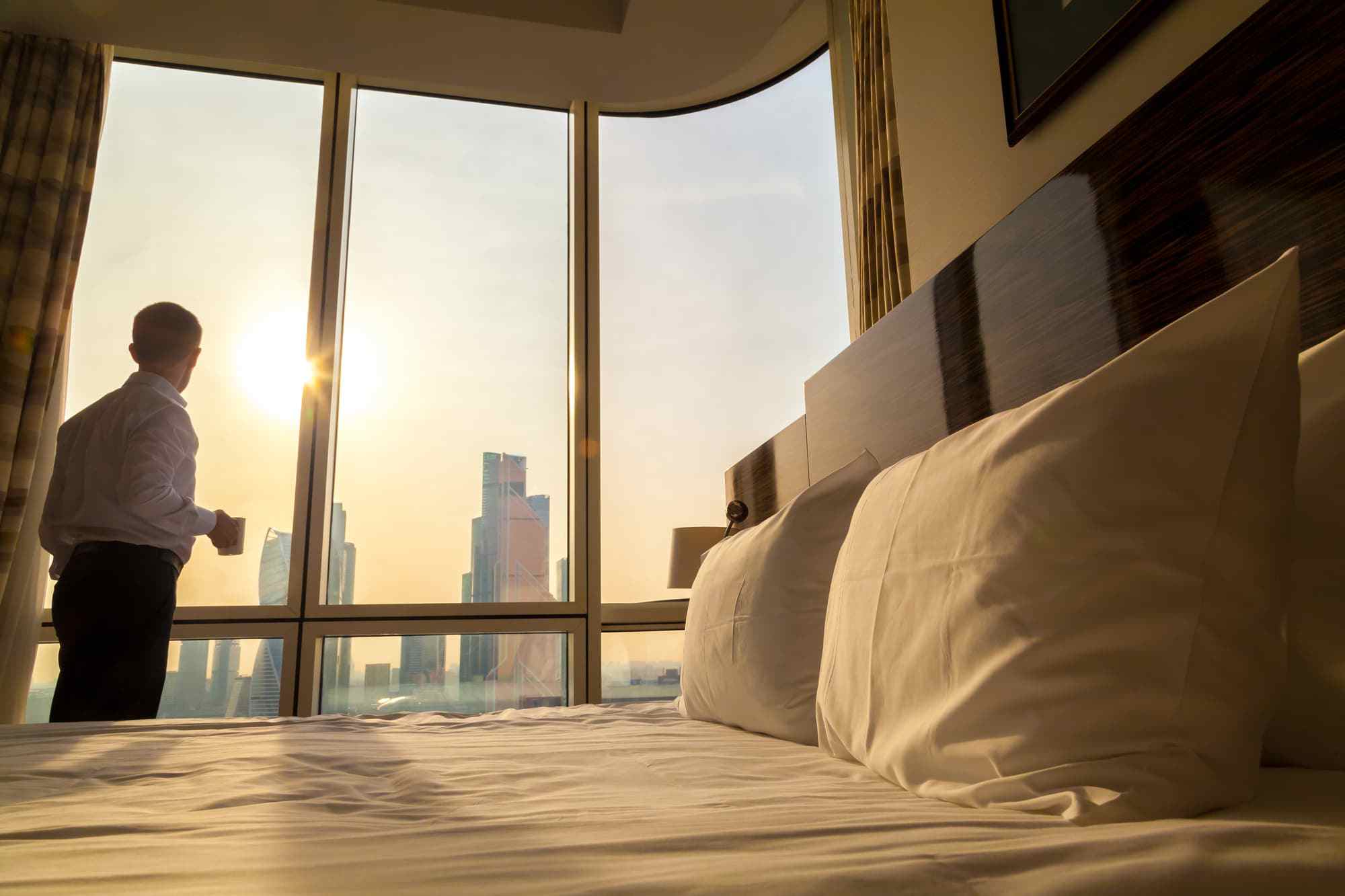 man-in-hotel-main
