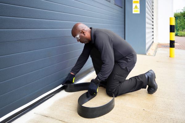 technician using flexi armour